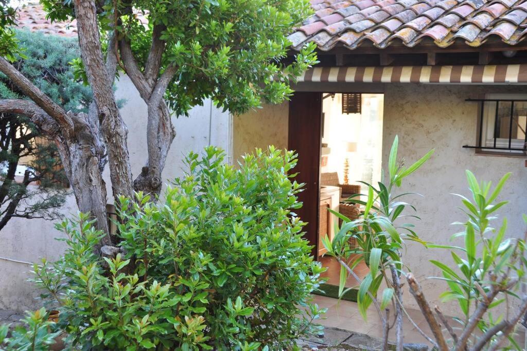 Villa Abeille : Douces Vacances D'Ete Avec Vue Mer كافالير سور مير المظهر الخارجي الصورة